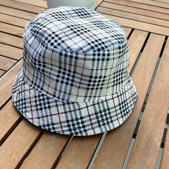 ‘Burberry’ Hat - Picture 2 of 2